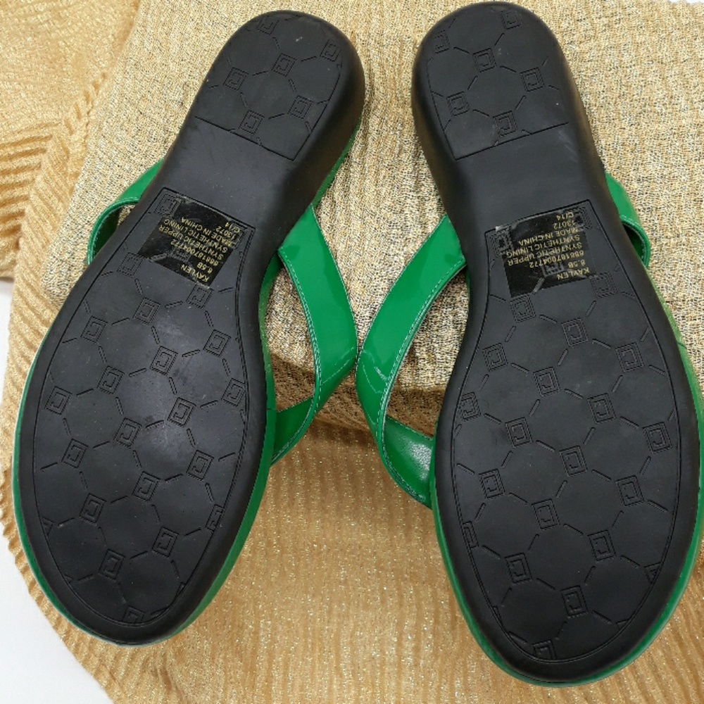 NWOT SANDALS - Picture 4 of 4